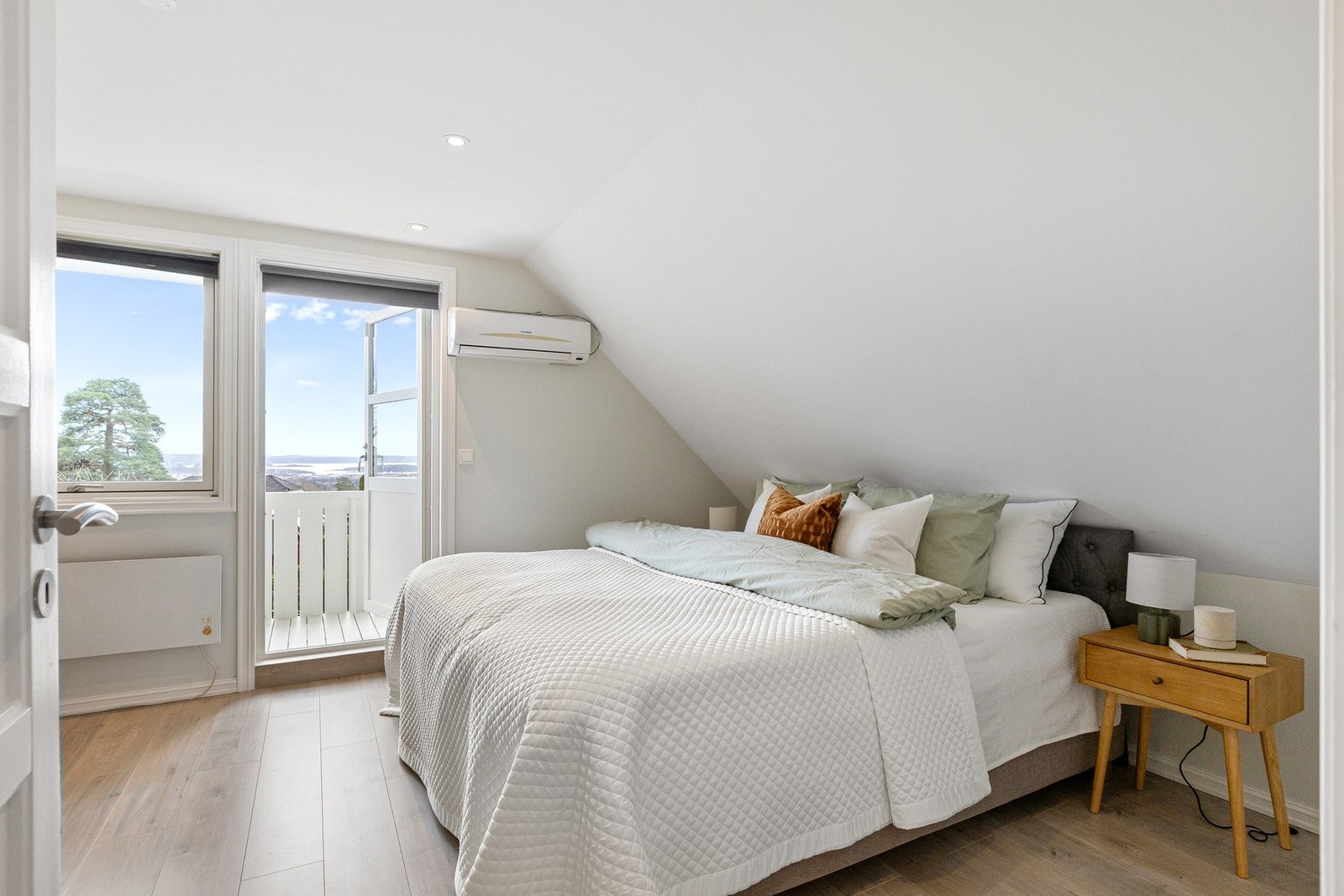 Boligen har 4 soverom i 2. etasje. Galleribilde