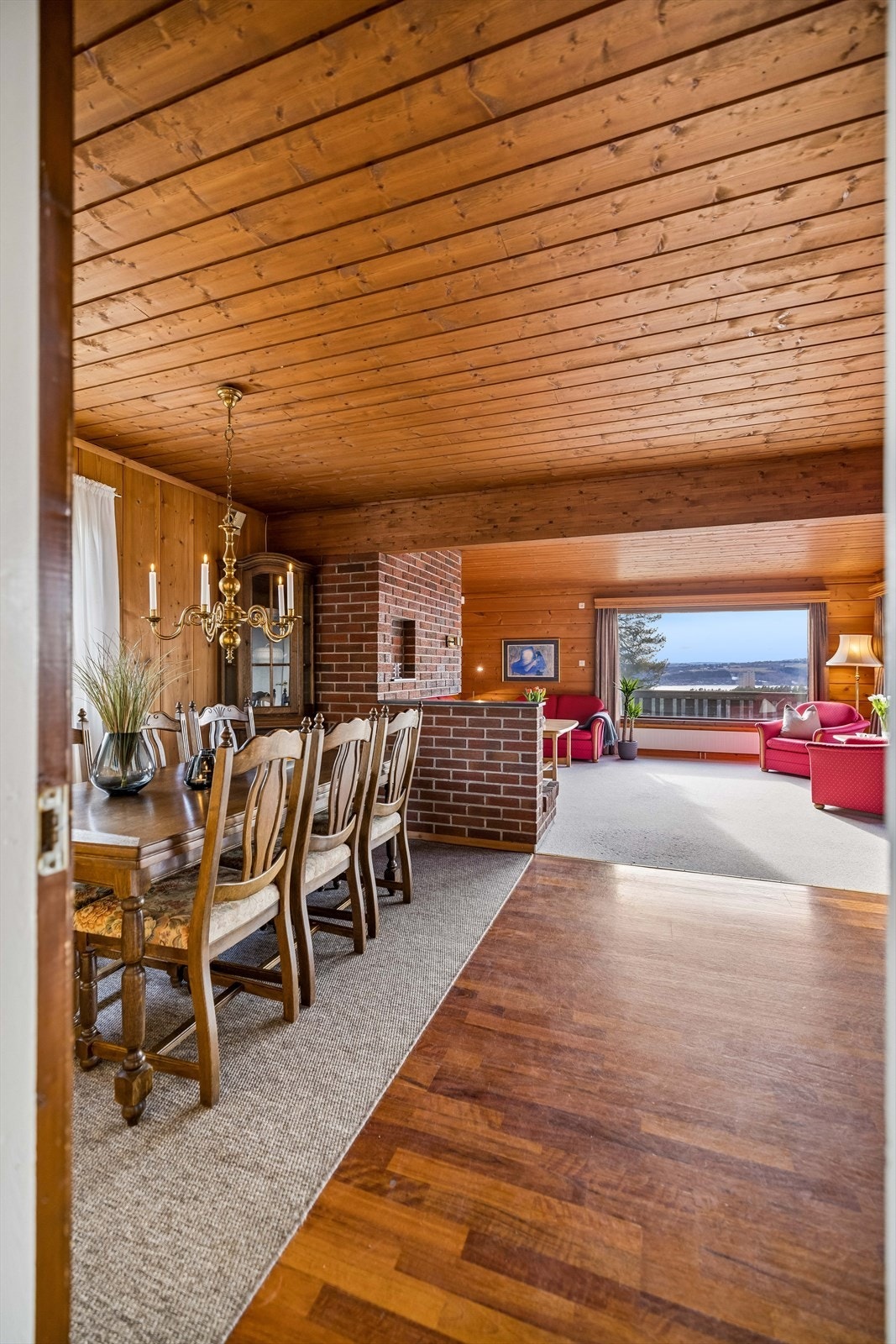 De ulike sonene i oppholdsrommet gir fleksibilitet for møblering. Galleribilde