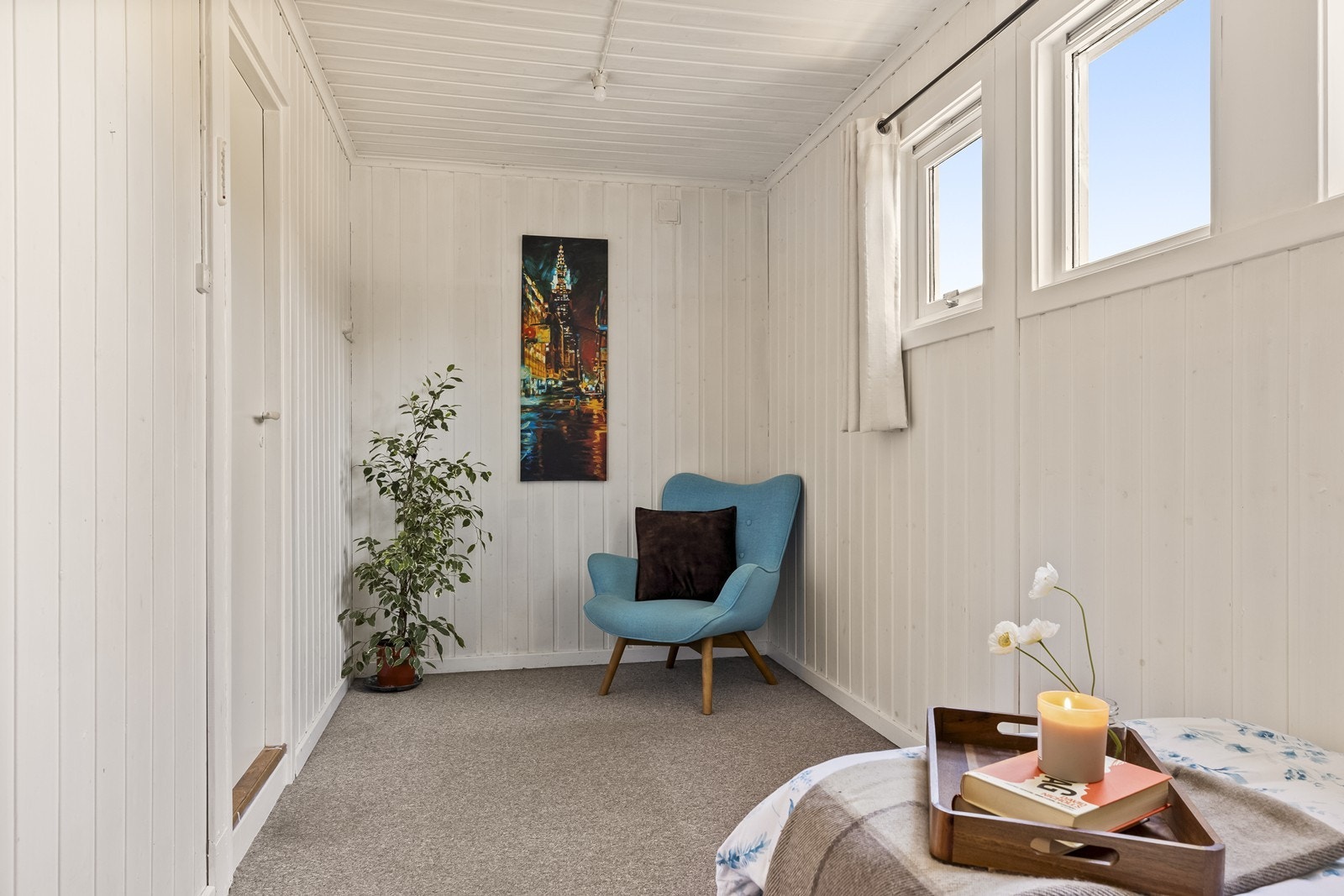 På innsiden av rommet finnes en bod for oppbevaring. Galleribilde