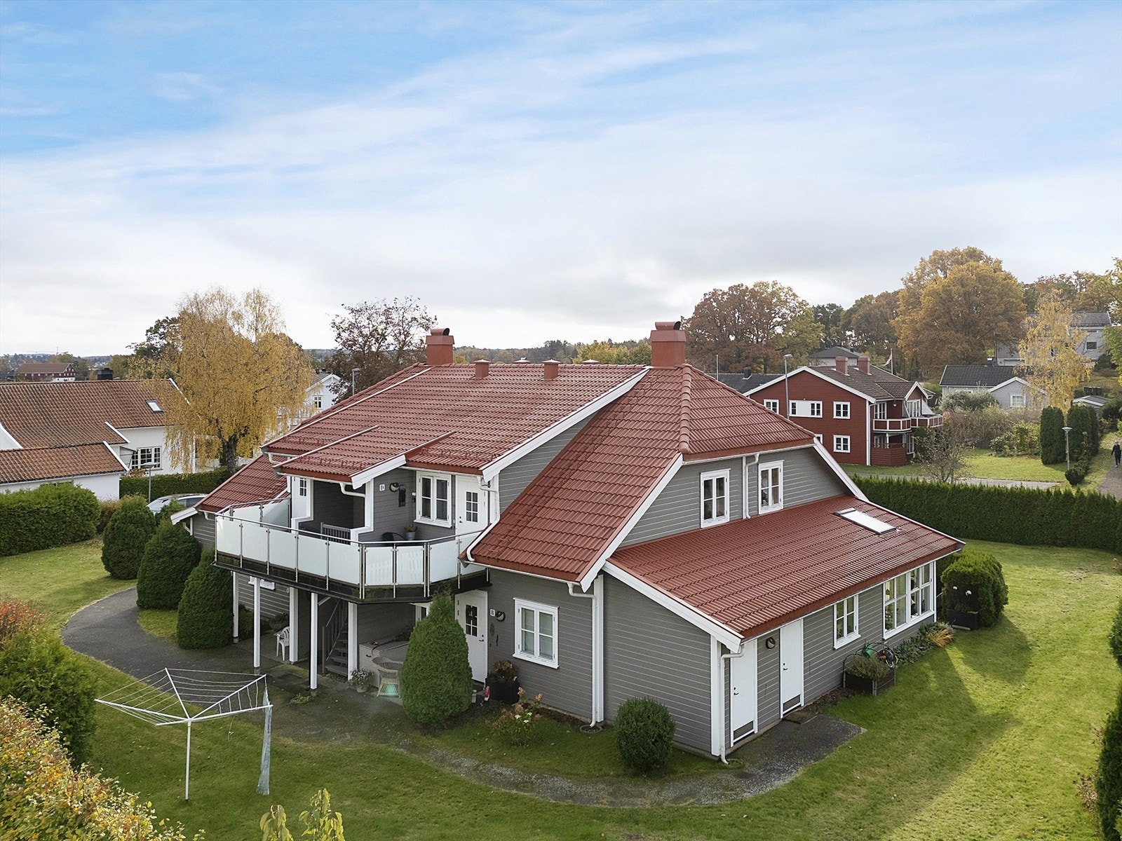 En koselig og velstelt hage Galleribilde