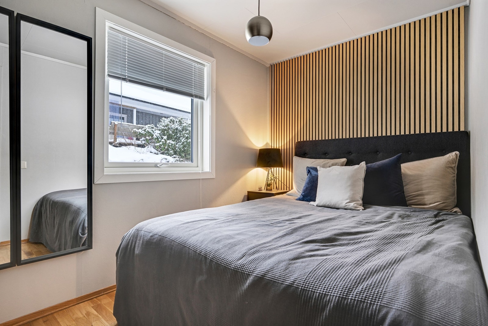 Alle soverom har garderober Galleribilde