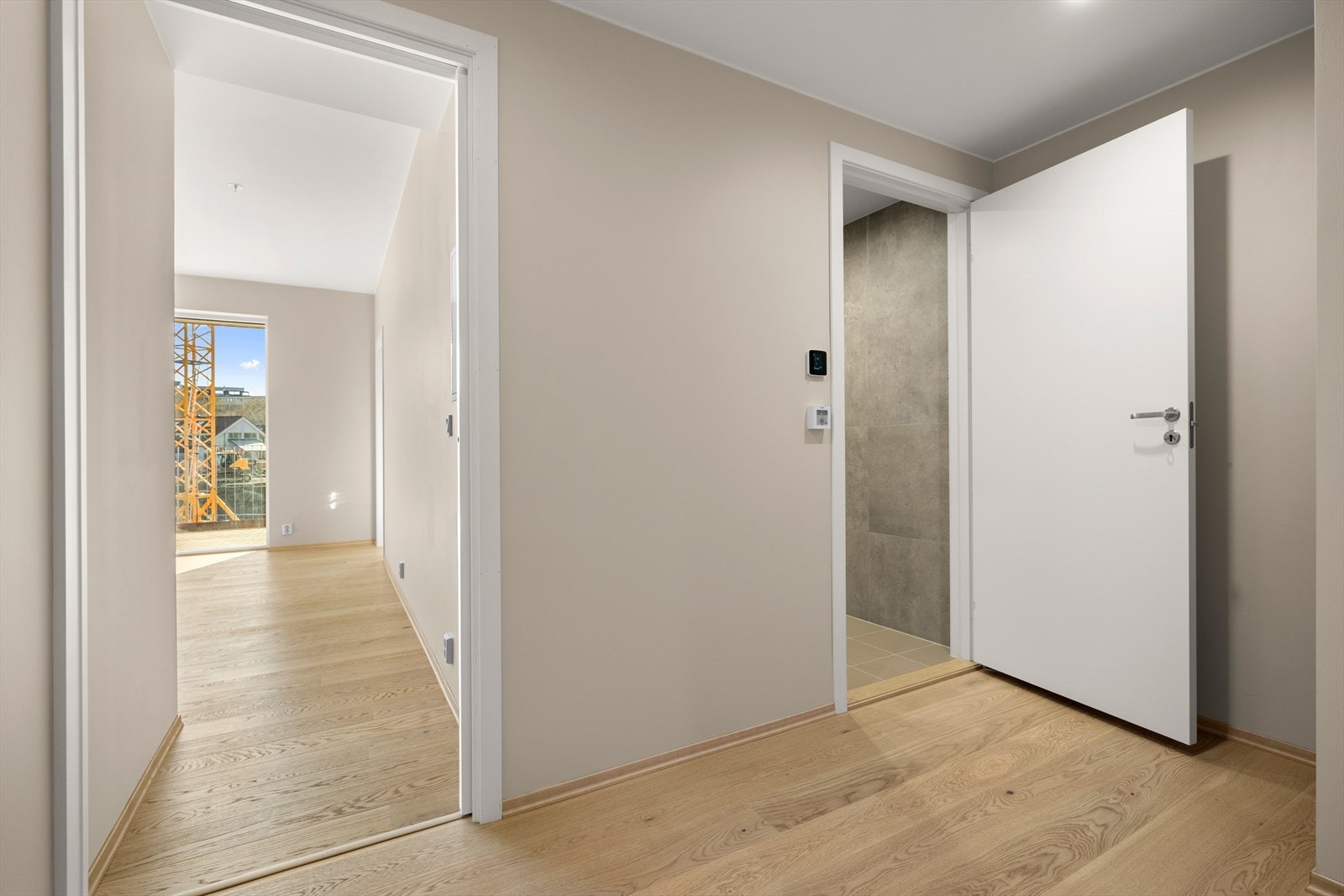 Det er også en romslig gang på 4,7m² med plass til ytterligere oppbevaring Galleribilde