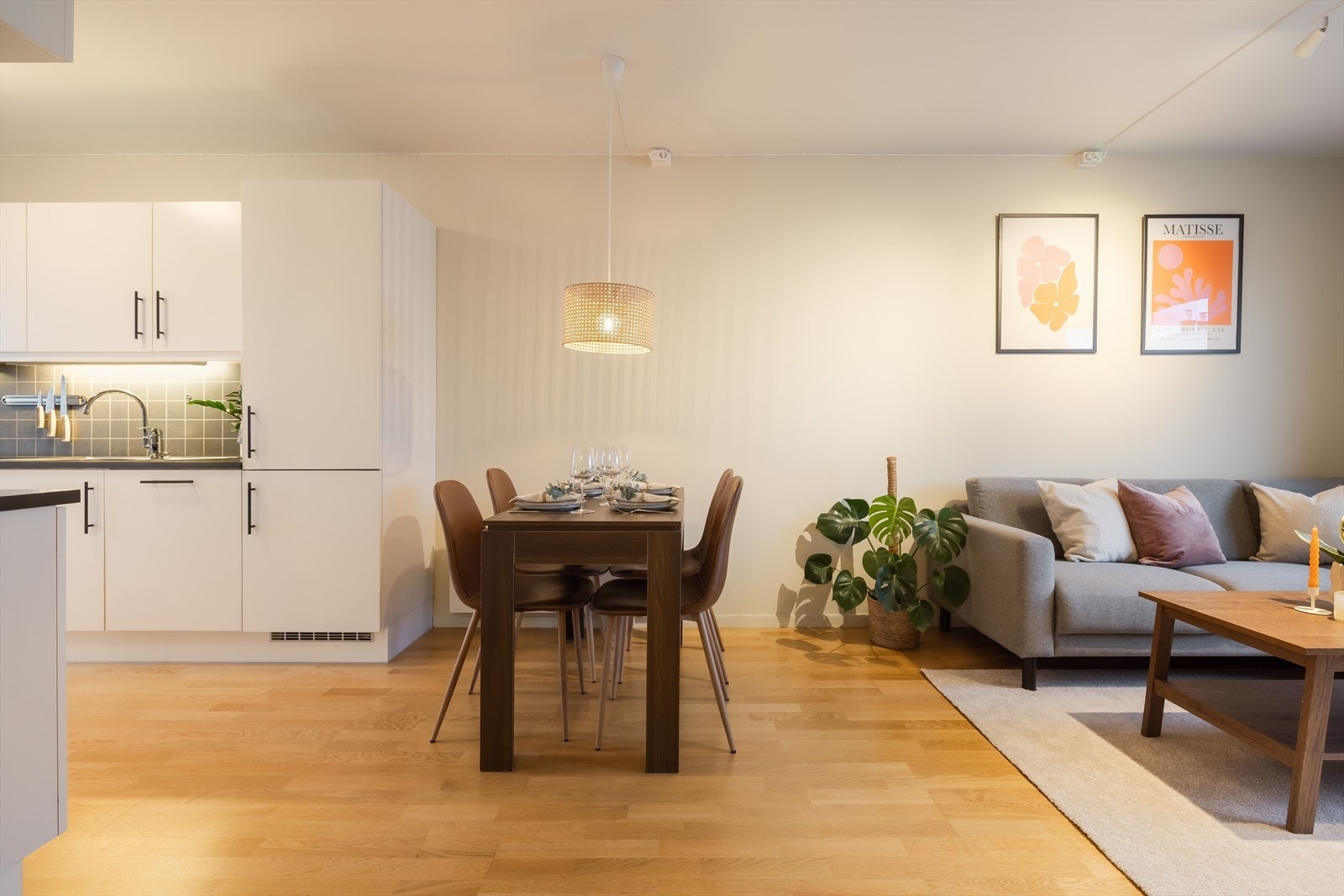 Leiligheten er hyggelig og innbydende med lyse og delikate farger. Galleribilde