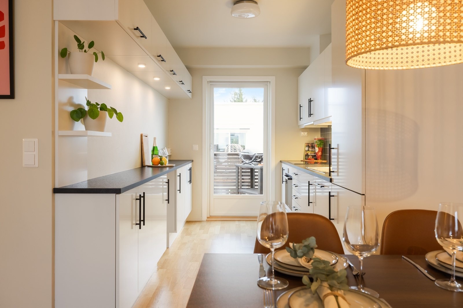 Fra kjøkkenet er det utgang til balkong nummer to. Galleribilde