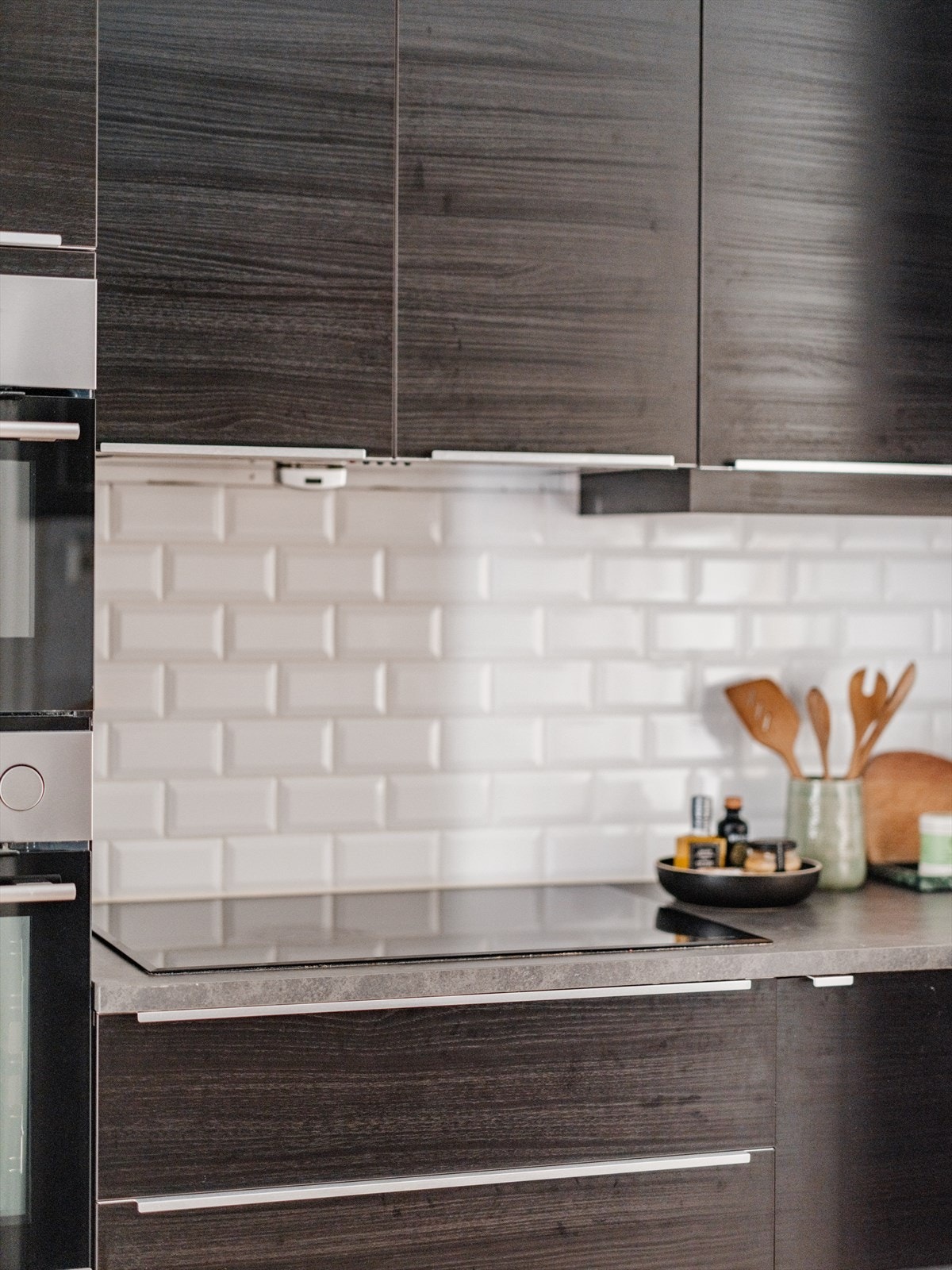 Det er installert automatisk vannstopper og komfyrvakt på kjøkkenet. Galleribilde