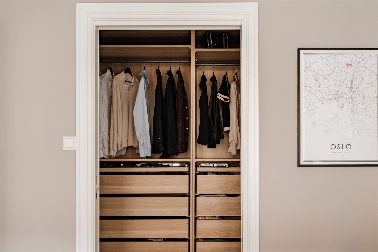 Fra soverommet er det tilgang til en praktisk walk-in garderobe. Galleribilde