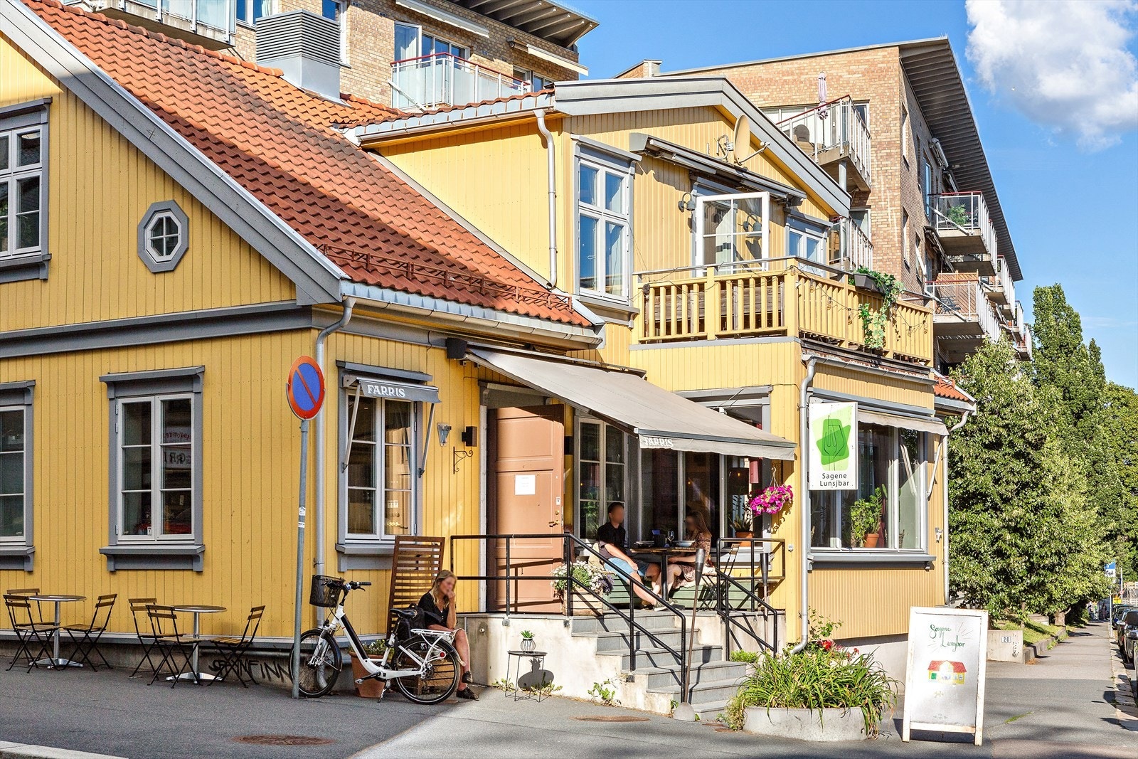 Det er mange hyggelige spisesteder i nærområdet! Her ser du Sagene Lunsbar. Galleribilde