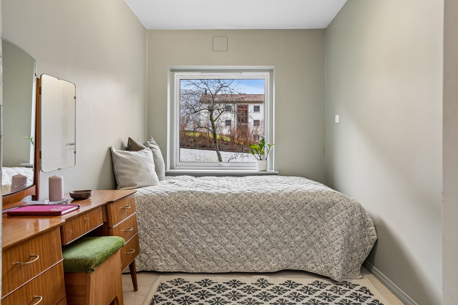 Leilighetens tredje soverom på 6,4 m² er et lunt rom som kan innredes etter behov. Galleribilde