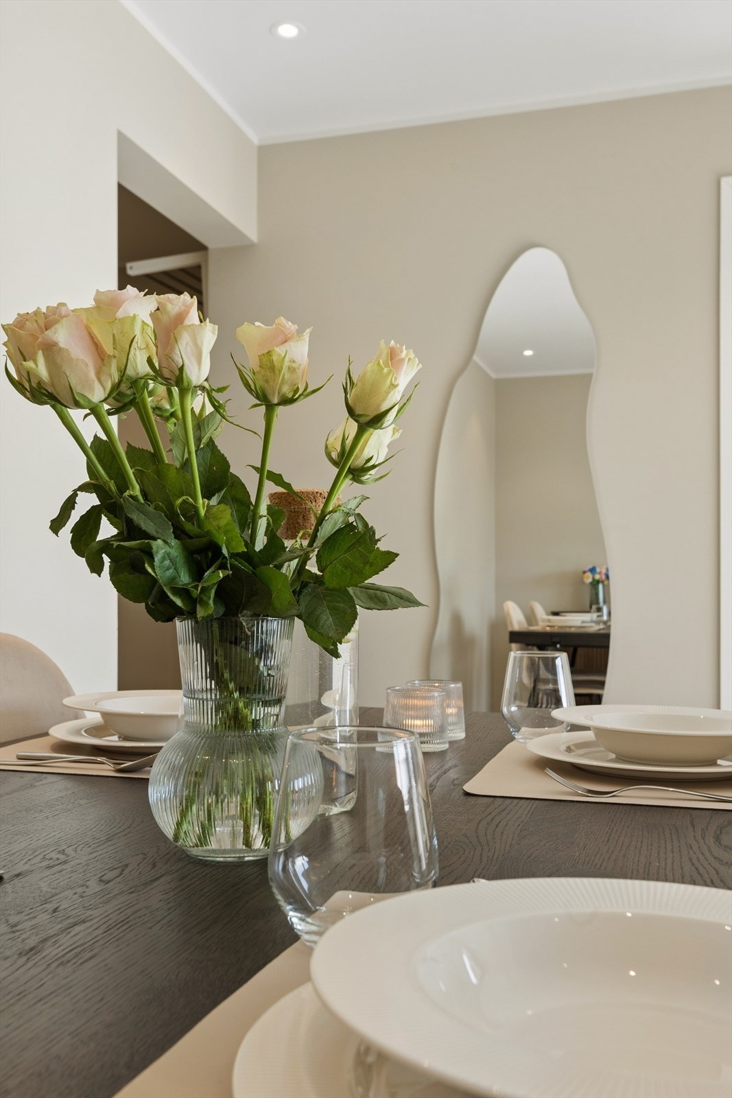 Her kan du samle de du er glad til et innbydende måltid uten å være bekymret for plassen Galleribilde