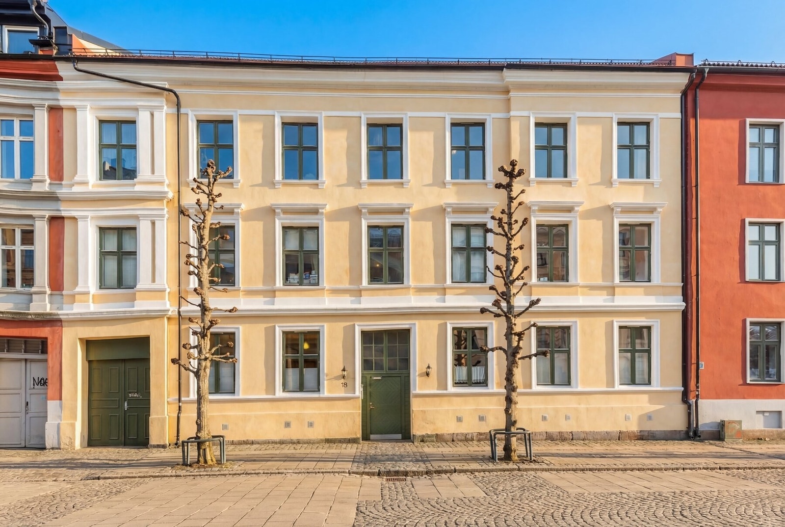 Klassisk bygård fra 1883. Lite og trivelig borettslag med 10 andeler. Galleribilde