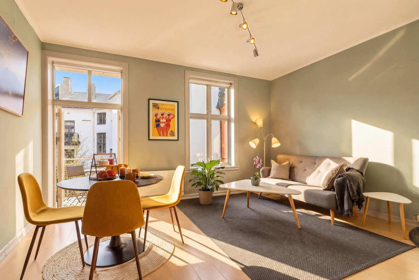 Lys og gjennomgående 3-roms i klassisk bygård fra 1883. Foto: Alejandro Villanueva. Galleribilde