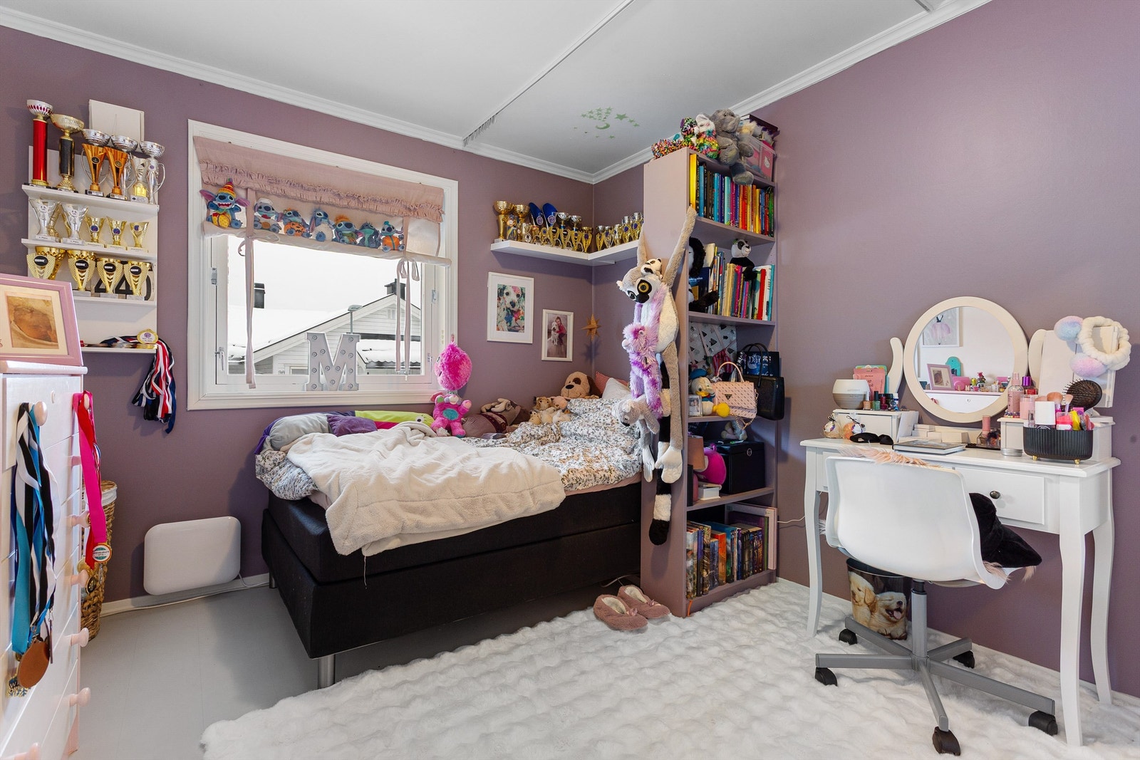 Det andre soverommet i underetasjen har en god størrelse og egner seg fint som barnerom. Galleribilde