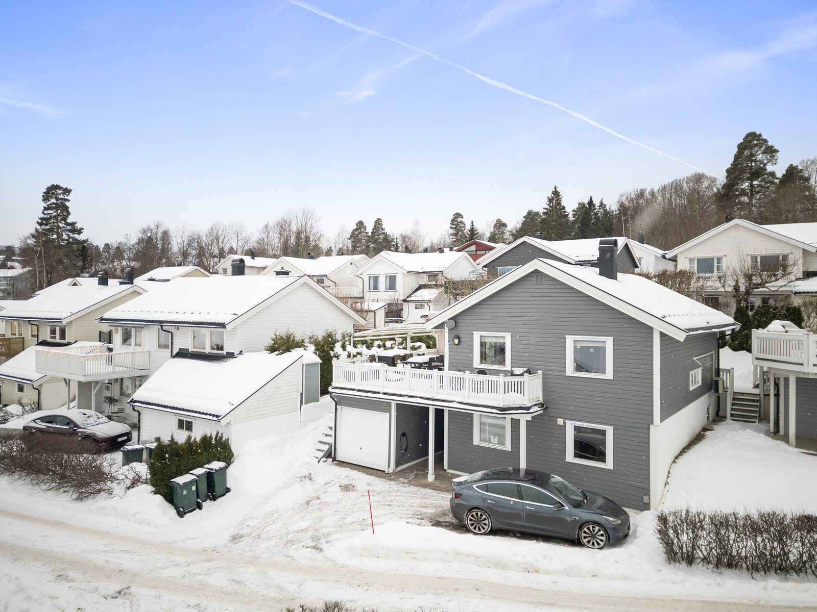 Boligen ligger i et stille og rolig område med mange barnefamilier. Galleribilde