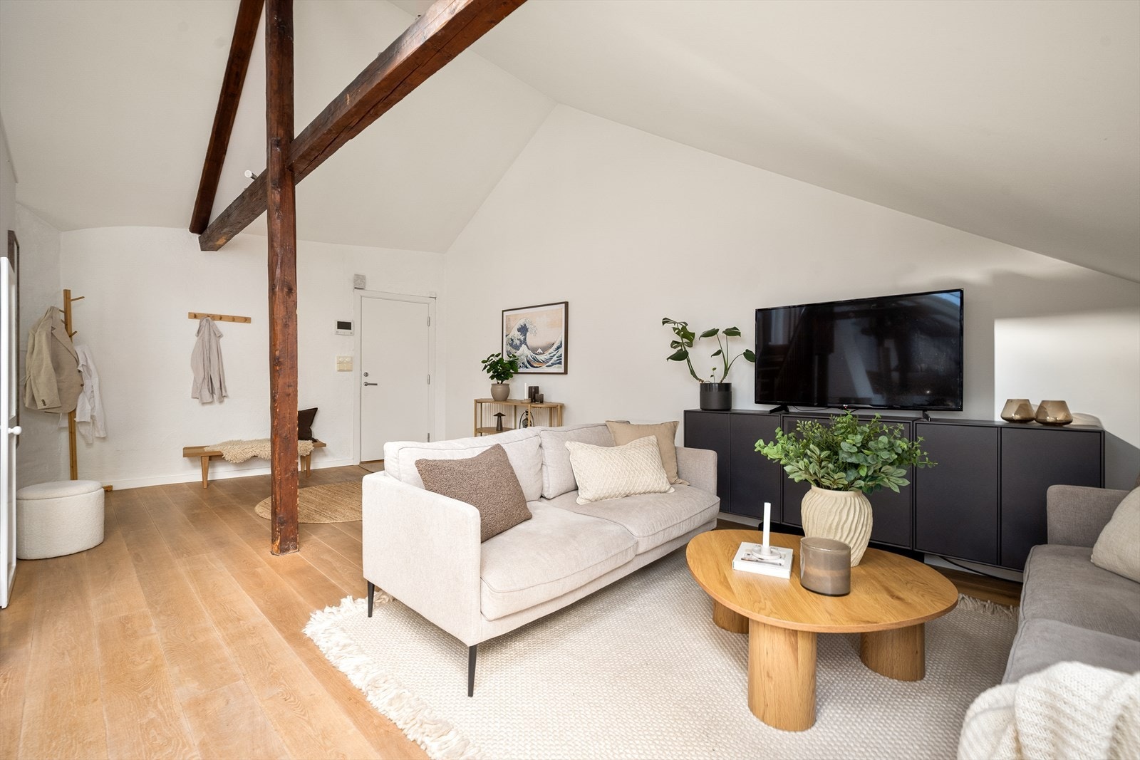 På det høyeste er himlingen oppmålt til 3,83 meter. Galleribilde