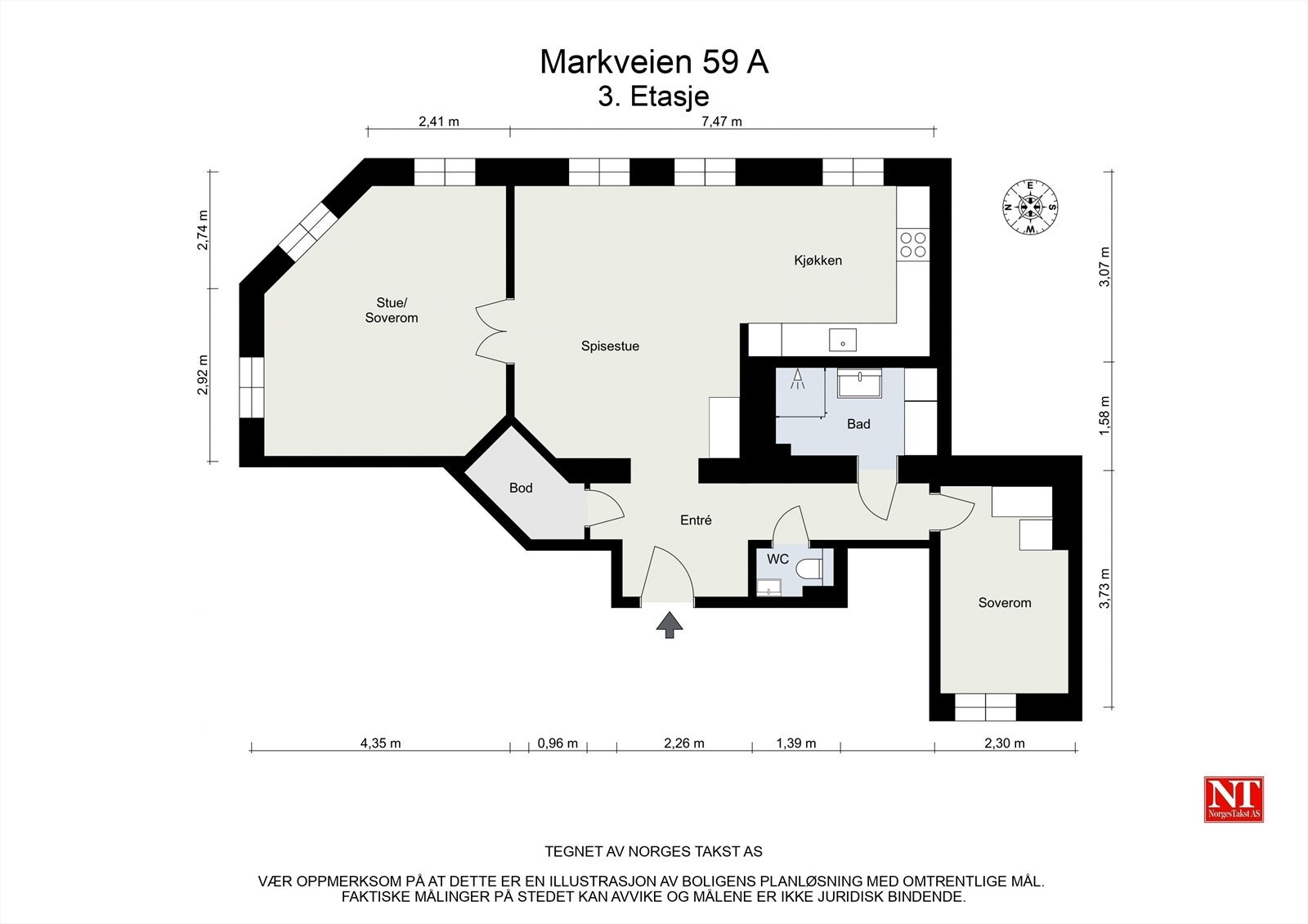 Leiligheten ligger i 3. etasje og inneholder entré, wc, bod, bad, soverom, åpen stue- og kjøkkenløsning og stue/soverom. I tillegg disponerer leiligheten bod i trapperom på ca. 2 kvm, kjellerbod på 10 kvm og loftsbod på ca. 4,4 kvm. Galleribilde