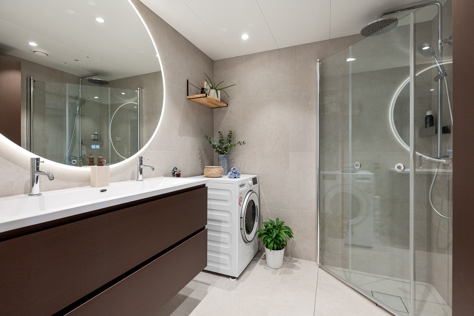I 2025 ble badet oppgradert med flis-på-flis og ny innredning Galleribilde