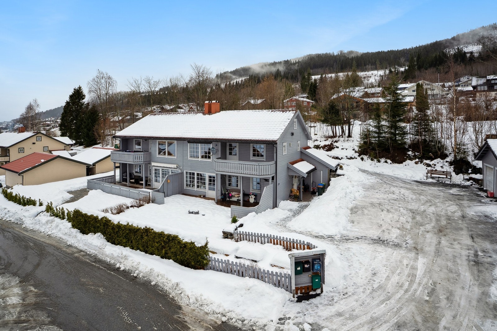 - Leiligheten ligger i andre etasje og har trappefri adkomst. - Galleribilde
