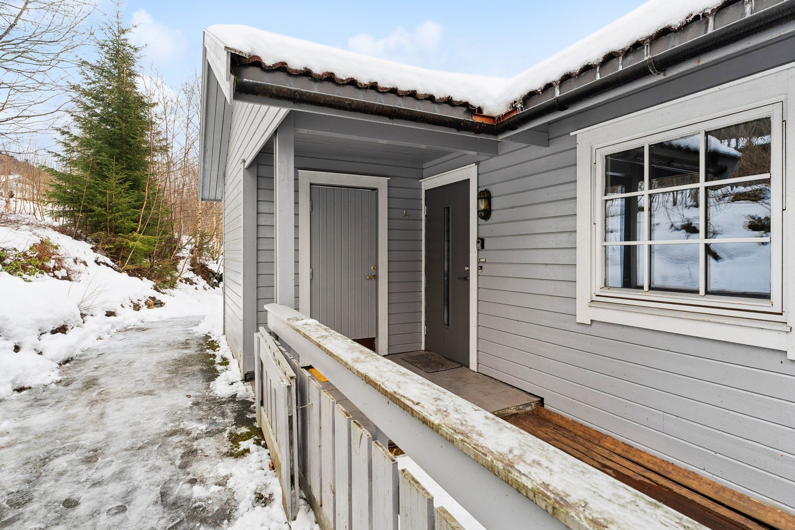 - Terrasse ved inngangspartiet - Galleribilde