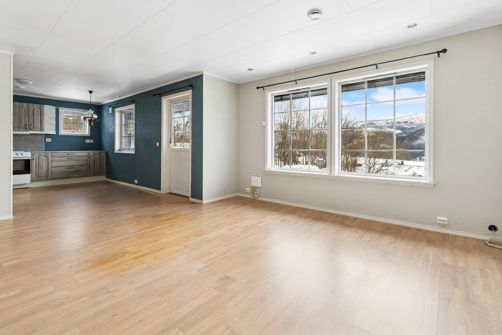 - Leiligheten ligger i andre etasje og ble oppført i 2002 - Galleribilde