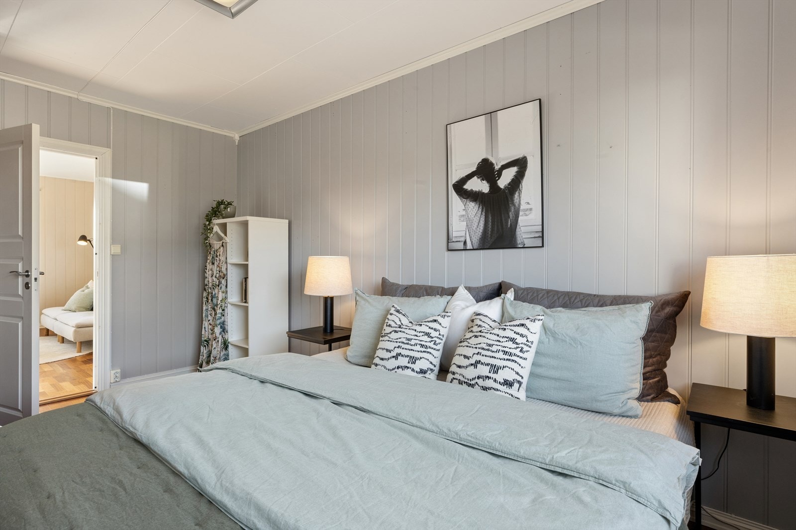 Videre byr leiligheten på to gode soverom. Galleribilde