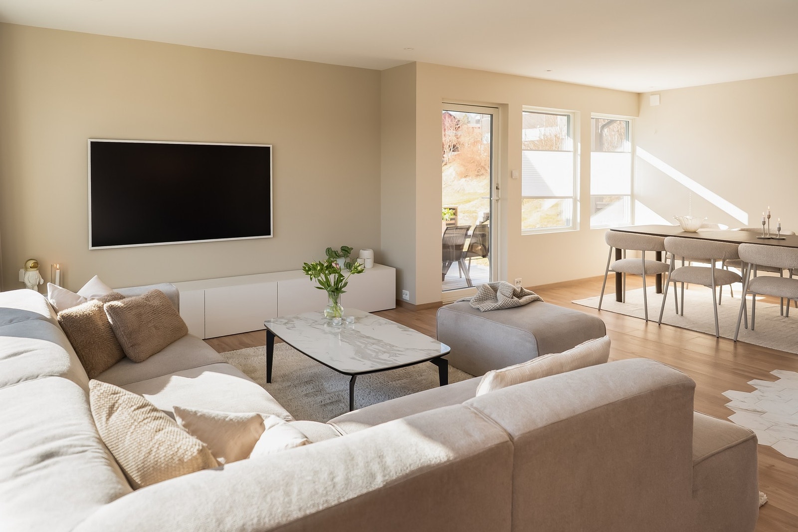 Gjennomgående godt lysinnslipp fra flere himmelretninger. Galleribilde