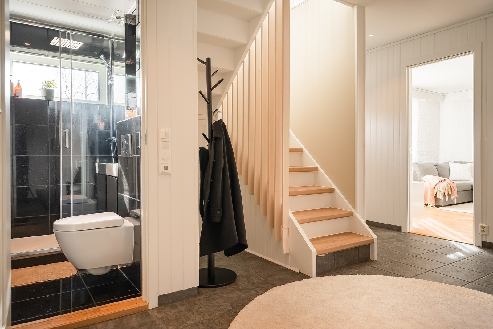 Det er etablert varmekabler i boligens inngangsparti. Galleribilde