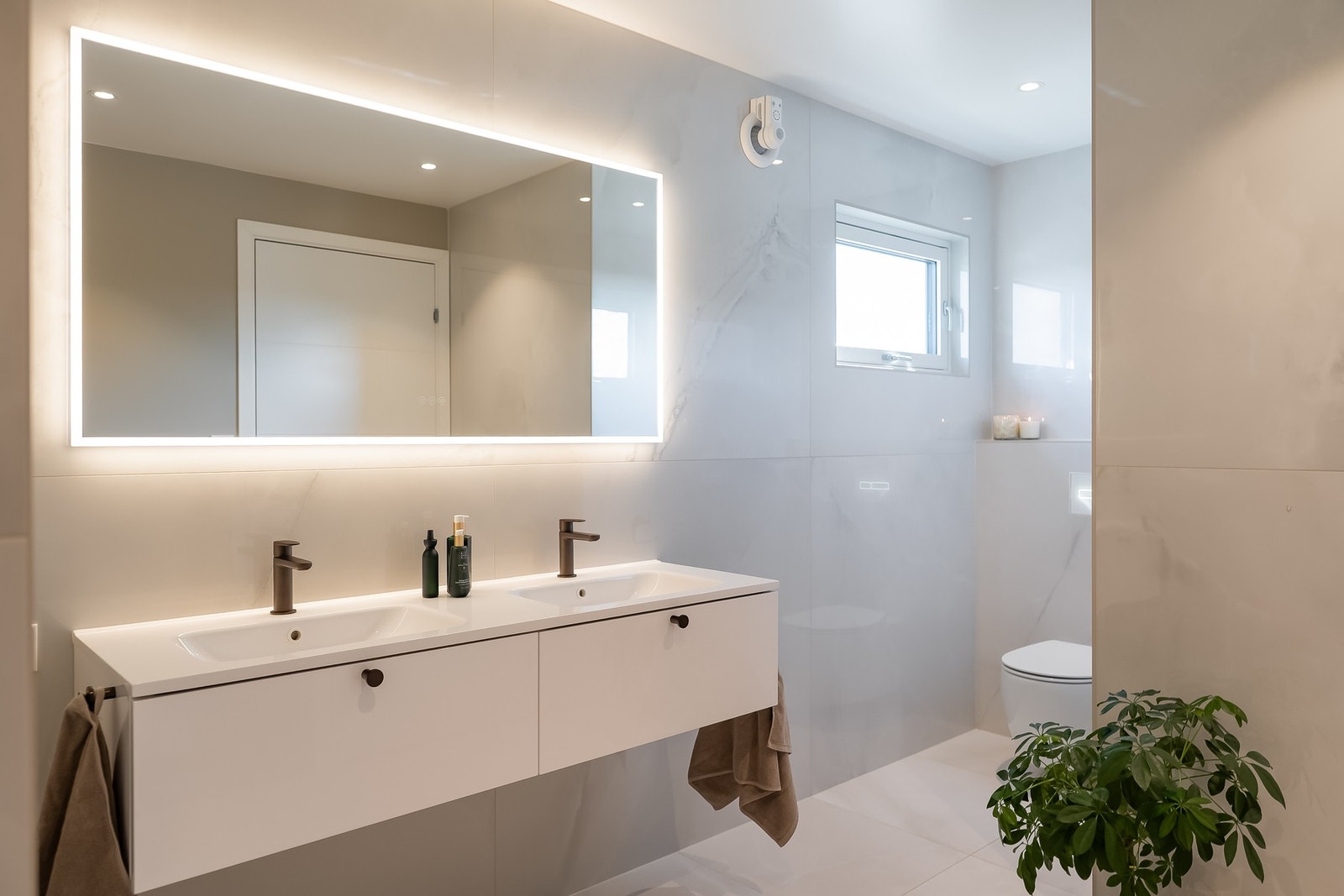 Innredningen er fra Vikingbad og armatur fra Tapwell. Galleribilde