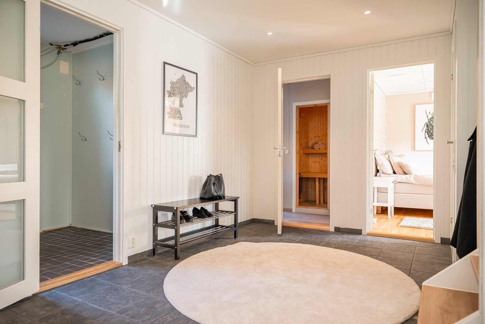 Det er anlagt lysgraver i betong i forbindelse med drenering (2025) Galleribilde