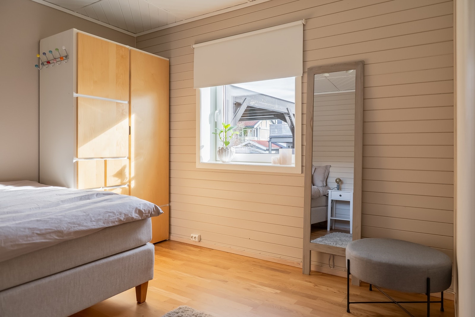 I tillegg til varmekabler i gulv er det nytt vindu fra 2025. Galleribilde