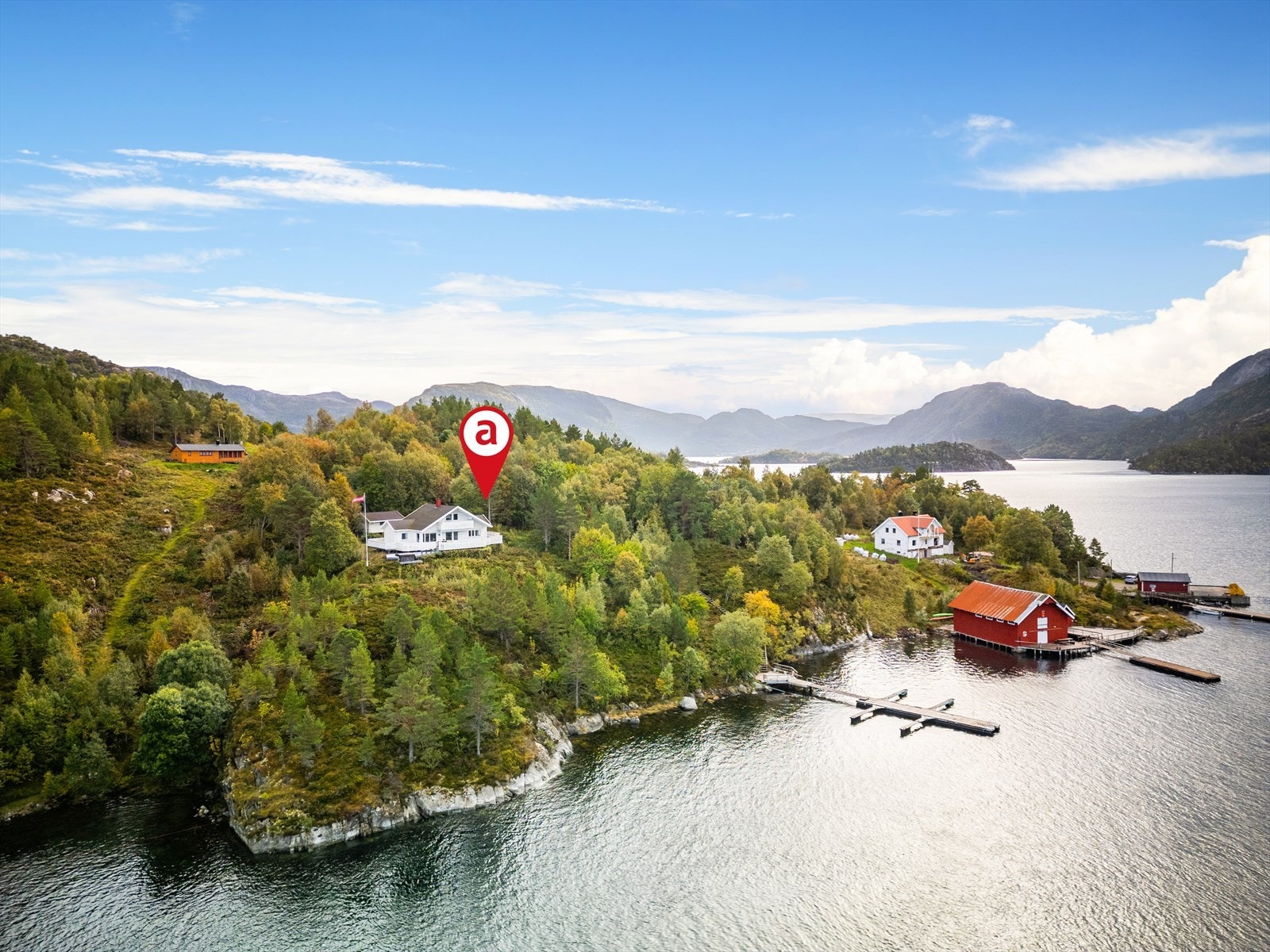 Flott fritidsbolig med fantastisk beliggenhet og utsikt Galleribilde