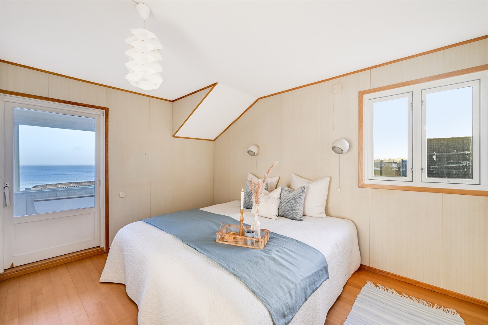 Soverom III har utgang til innglasset balkong Galleribilde