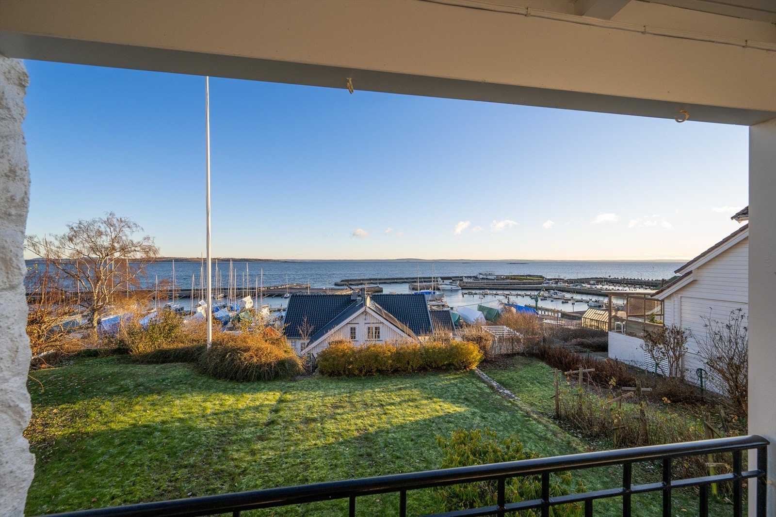 Deilig hage mot øst Galleribilde