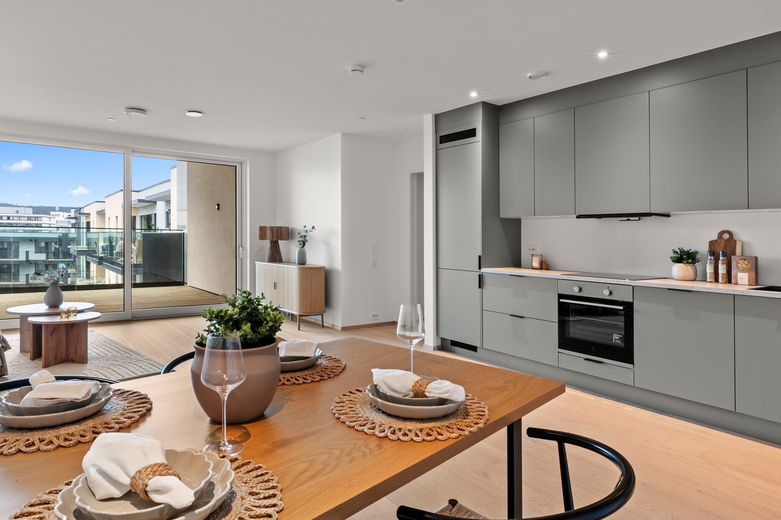 Flott selveierleilighet med stor balkong og nærhet til "alt"! Galleribilde