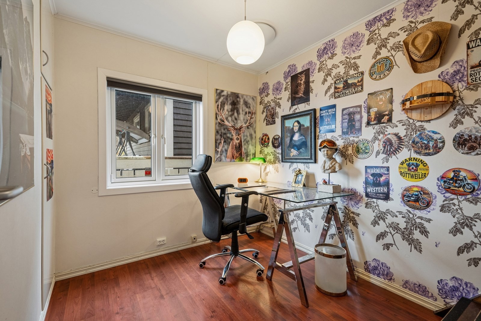 Et effektivt og trivelig hjemmekontor som gjør arbeidsdagen mer behagelig. Galleribilde