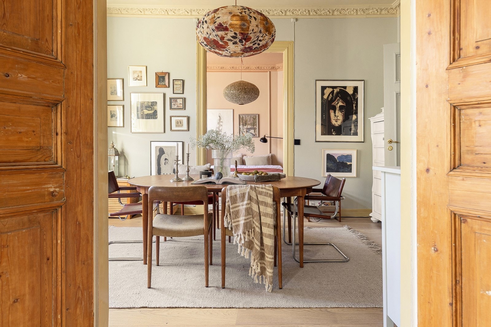 Haakon Telle Bøe har gleden av å presentere Bergstien 8B! Foto Carina / Studio Oslo Galleribilde