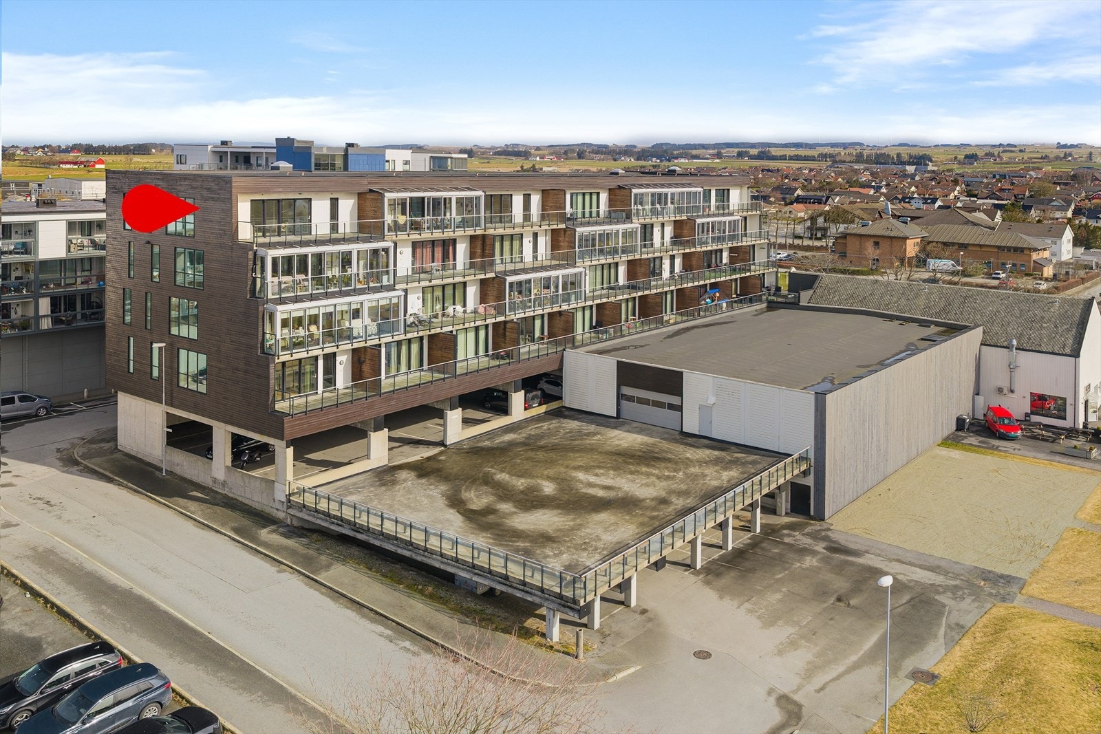Monica Mørk Aase i EiendomsMegler1 Jærmegleren presenterer Stasjonsvegen 26 leilighet 606 på Varhaug
Foto: Asle Haukland Galleribilde