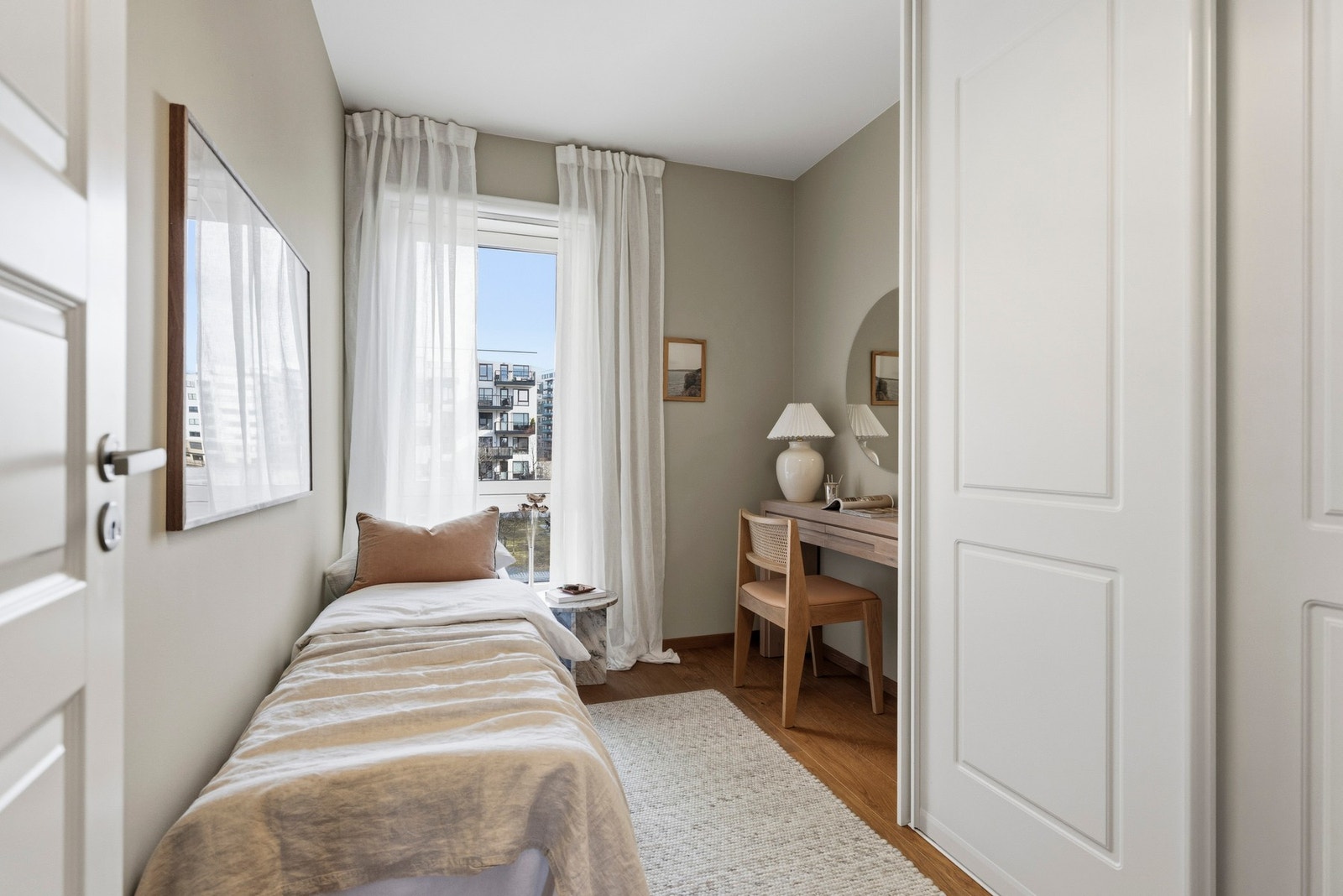 Det andre soverommet egner seg perfekt som gjesterom, barnerom eller kontor. Galleribilde