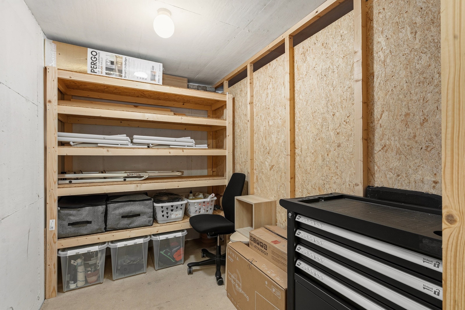 Leiligheten disponerer en bod på 5 m² i kjelleren, med god plass for lagring. Galleribilde