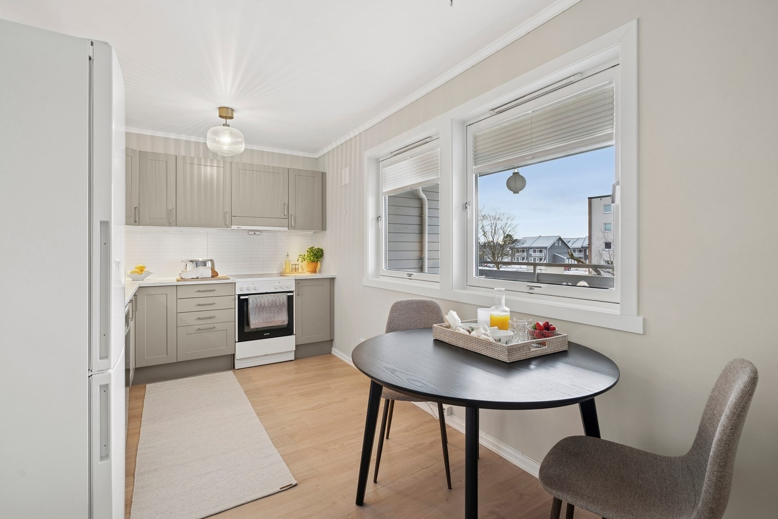 Innredningen har både over- og underskap, noe som gir god oppbevaringsplass. Galleribilde