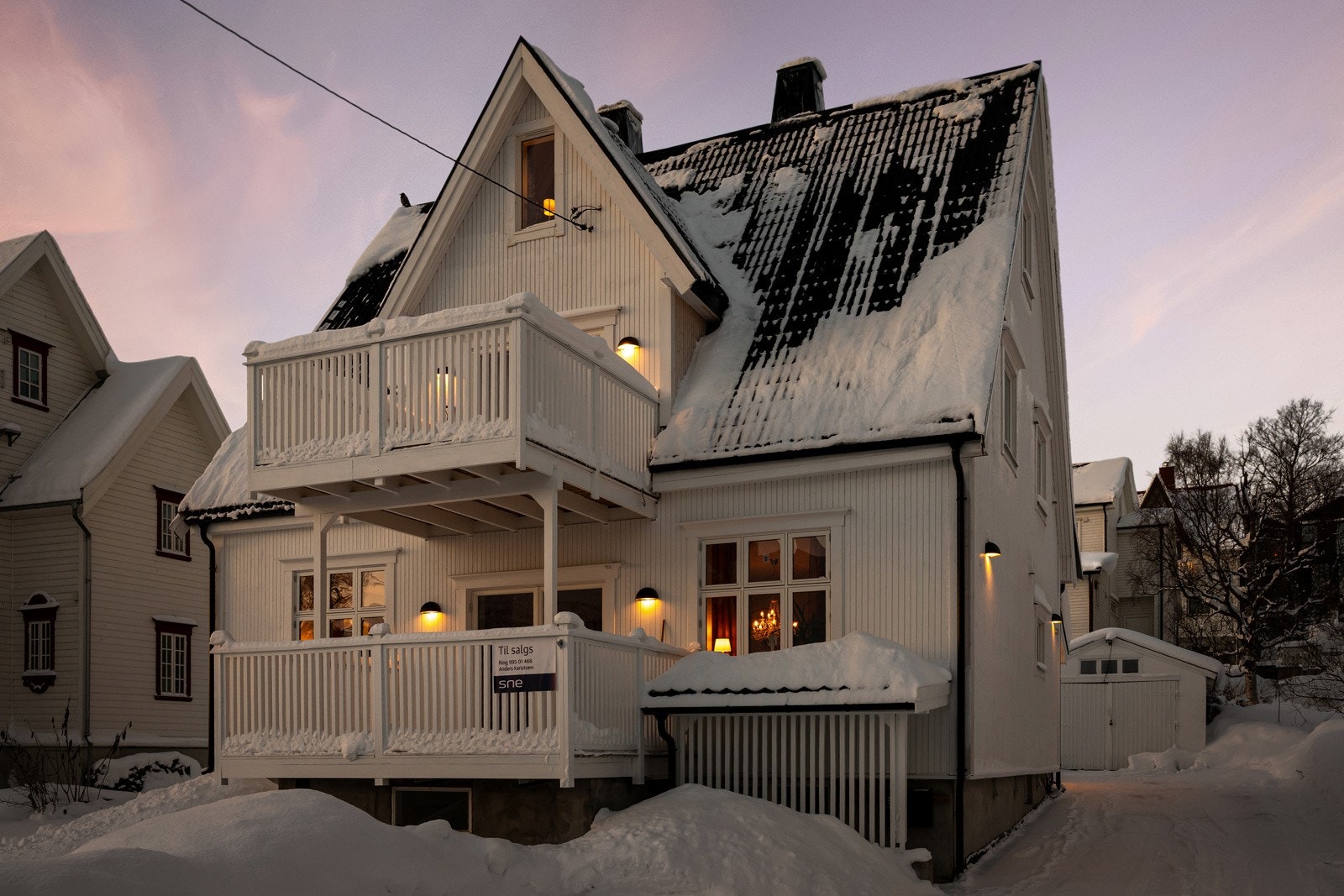 Boligen framstår moderne og innholdsrik, med gjennomgående pen standard og gode rom med flere bruksmuligheter. Galleribilde