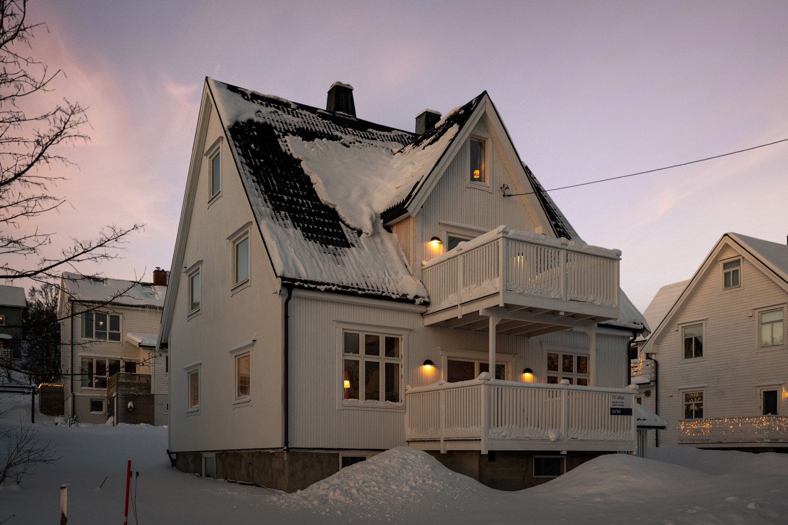 En flott og herskapelig villaeiendom med svært etterspurt beliggenhet i et av Tromsøs mest attraktive boligområder. Galleribilde