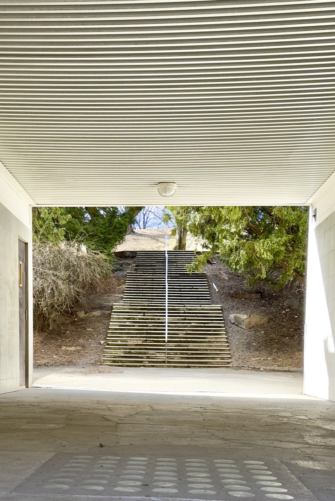 Inngang til Stensparken via portal i Stensgata (ca. 50 meter fra) Galleribilde