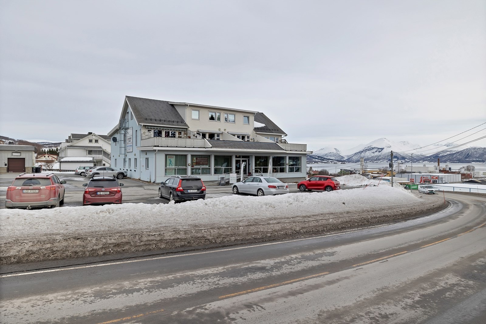 Treningssenter i underetasje Galleribilde