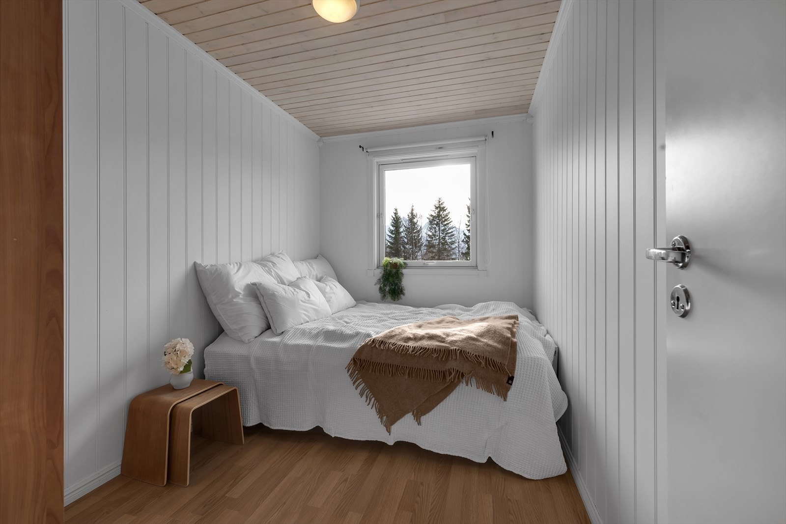 Bod innredet som soverom ( ikke omsøkt/godkjent bruksendring) Galleribilde