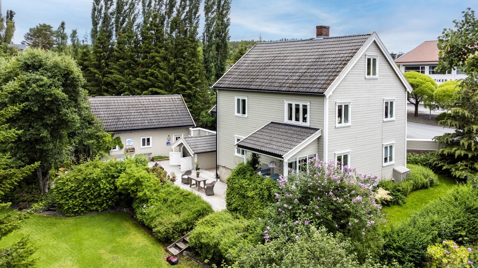 Lokalmegleren &Partners v/Ole Andreas Westerfjell har gleden av å presentere Øvergata 3 på Straumen! Galleribilde