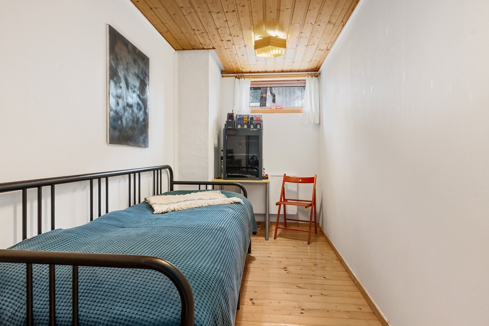 Praktisk kontor i underetasjen. Galleribilde