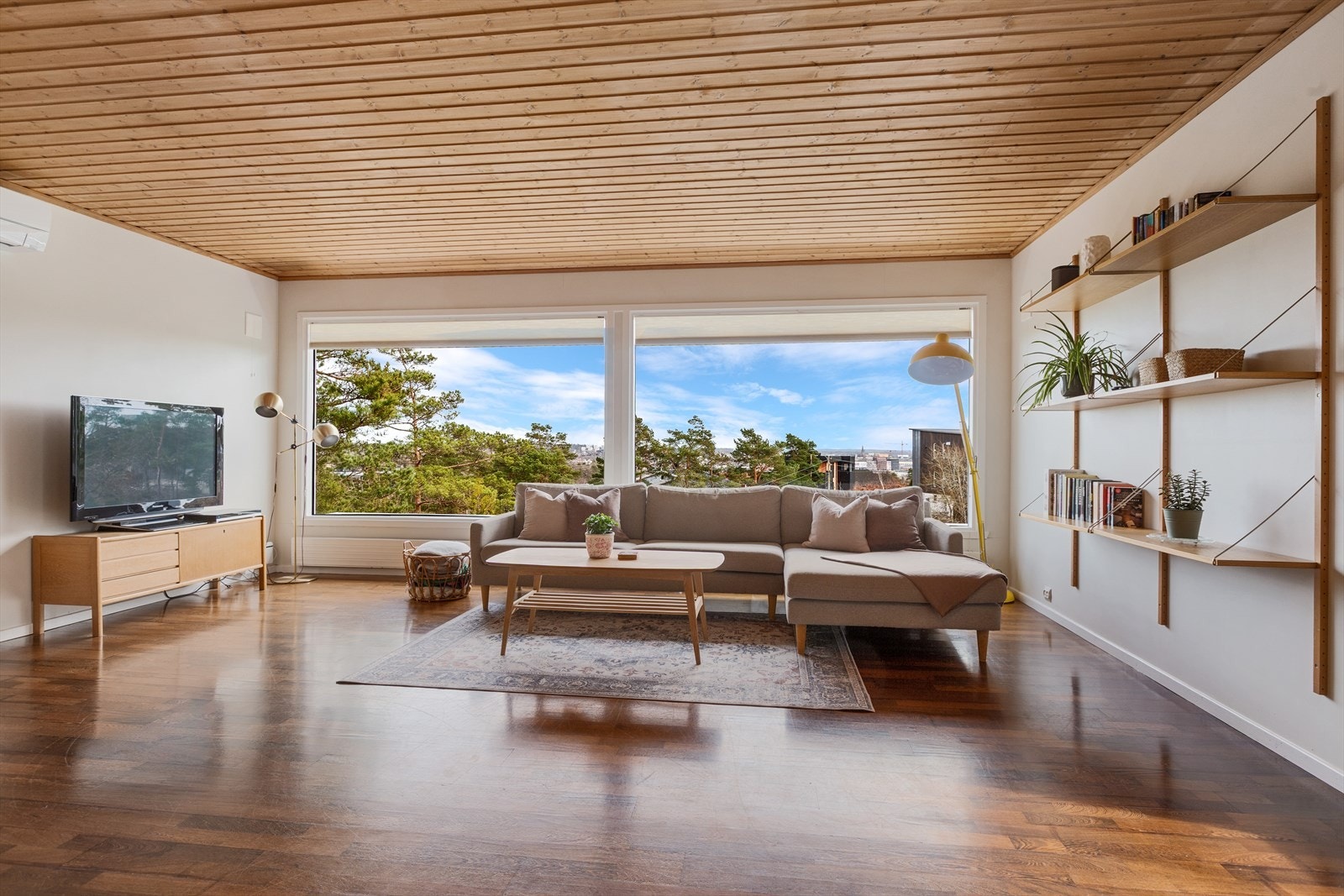 Herlig stueavdeling med god møbleringsfrihet. Galleribilde