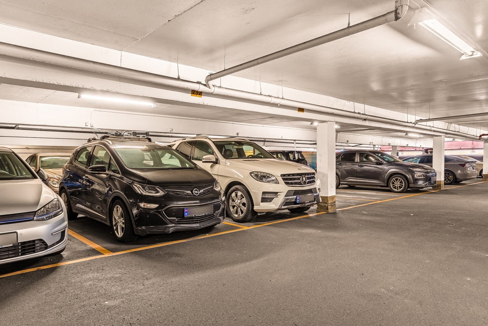 Disposisjonsrett på både bod og garasjeplass. Galleribilde