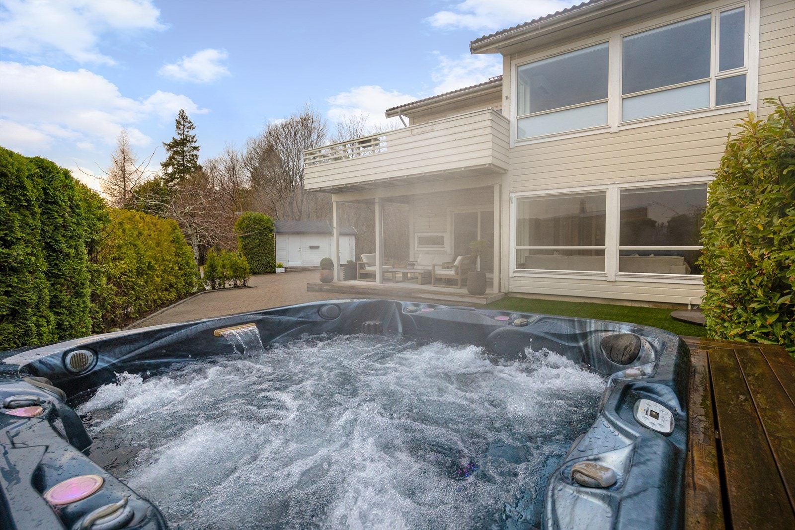 Nyt rolige stunder i egen jacuzzi! Galleribilde