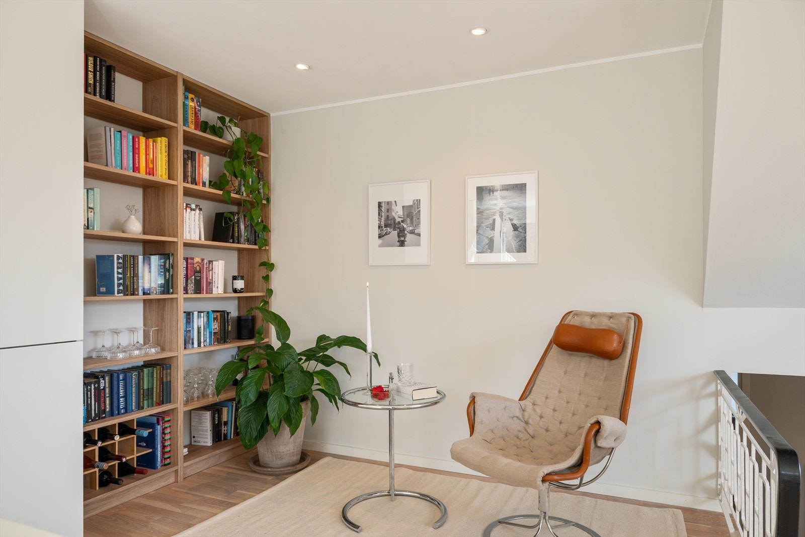 Koselig og rolig sone med plass til lesehjørne eller hjemmekontor. Galleribilde